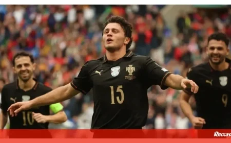 João Neves Artwork Ignites Passion at Estádio do Dragão