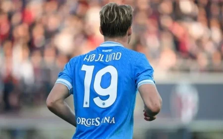 Danish Team Stunned as Hojlund’s Illness Prompts Riemer to Revamp Starting Lineup