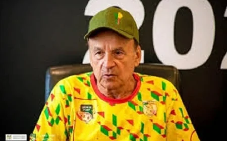 Rohr Warns Super Eagles About the Physically Dominant Leopards Ahead of Playoffs