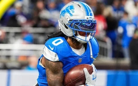 Top PrizePicks for SNF: Key Plays Featuring Jahmyr Gibbs and DeVonta Smith in Lions vs. Eagles Matchup
