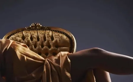 Cam Girl Shares Secret Night Job While Keeping Her Identity Hidden from Family