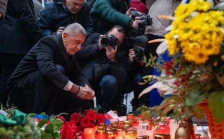 Crowds Boo Babis During Prague’s November 1989 Commemoration Event