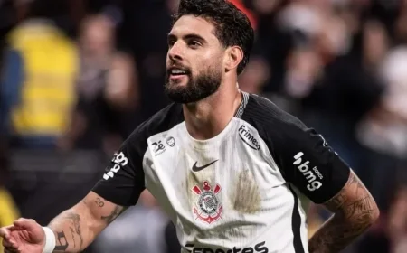 Yuri Alberto Shines in Crucial Derby Night Eyes on Libertadores Finals
