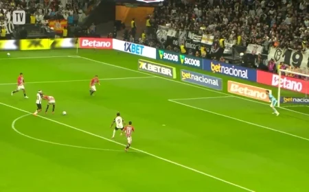 Watch as Memphis Scores a Spectacular Goal Against São Paulo with a Nutmeg