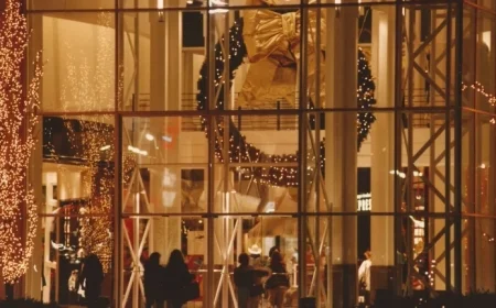 Find Out Which Louisville Stores and Malls Are Open or Closed on Thanksgiving 2025