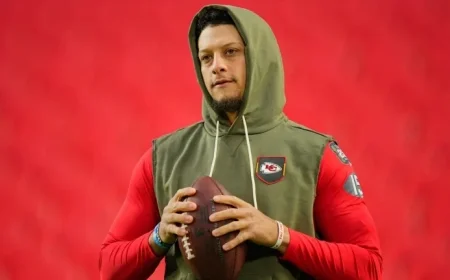 Patrick Mahomes vs Daniel Jones Analyzing the Quarterback Showdown