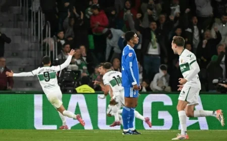 Real Madrid Loses Ground at Elche as Atletico Clinches Narrow Victory