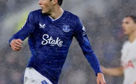 Merlin Röhl sidelined for Manchester United showdown