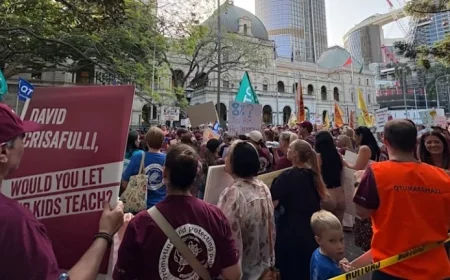 Teachers Strike Continues as Langbroek Stands Firm Against Negotiation