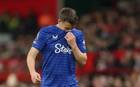 Everton Fans Face Harsh Reality After Crucial Substitution in Man Utd Clash