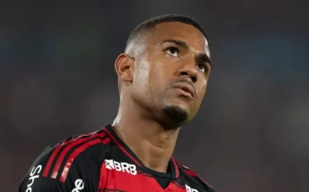 Samuel Lino Takes Center Stage with Unforgettable Encounter with Everson During Atlético-MG vs Flamengo After Greeting the Defense