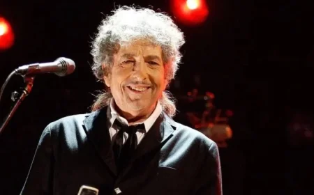 Bob Dylan’s 3Arena Dublin Show Shines with Heartfelt Shane MacGowan Tribute