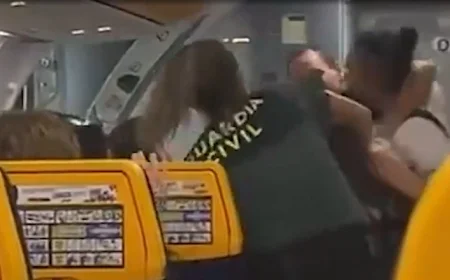 MMA Fighter Linked to McGregor Arrested After Alleged Ryanair Cops Assault