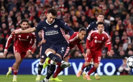 Perisic Scores Penalty to Give PSV Lead After Van Dijk’s Handball Problem for Liverpool