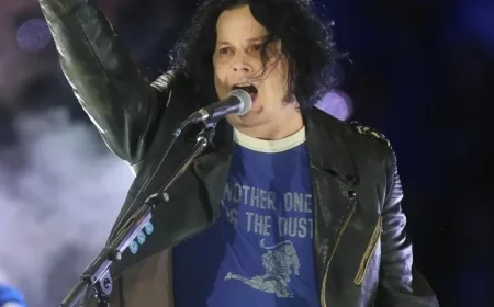 Jack White and Eminem Wow Crowd with Epic Halftime Performance at Thanksgiving Packers-Lions Game