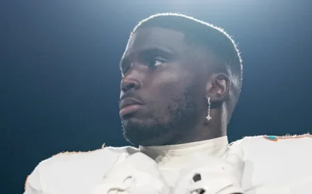 Mike McDaniel’s Offense Spurs Potential Tyreek Hill Departure