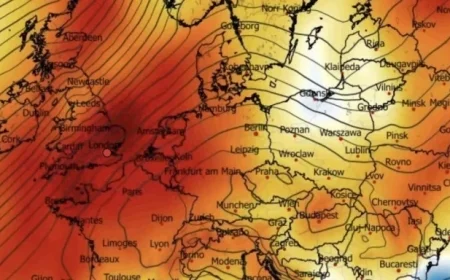 Unseasonably Warm Weather Threatens Britain’s White Christmas Dreams