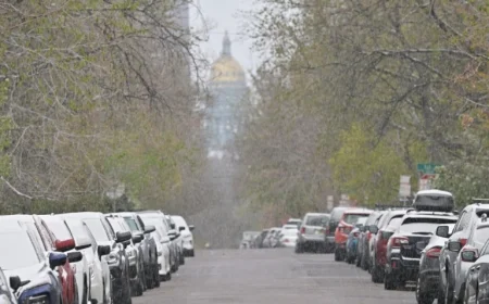 Denver Braces for Light Snowfall as Temperatures Plunge This Weekend