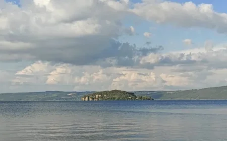 Bolsena: Firefighters Rescue Stranded Fisherman Amid Storm on the Lake