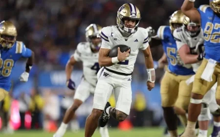 “Dawgs and Ducks Gear Up for 118th Clash at Husky Stadium Saturday”