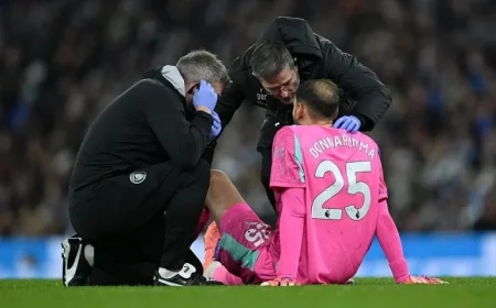 Farke Criticizes 50/50 Decisions Favoring Away Team After Donnarumma Injury Halt in Leeds vs Man City Defeat