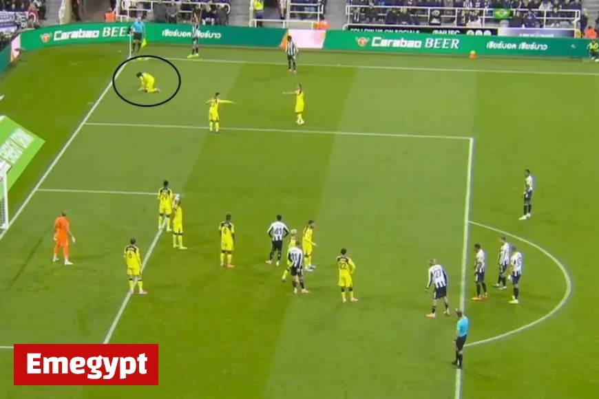 Djed Spence Adjusts Boot: Controversy Over Fair Play Breach at Tottenham