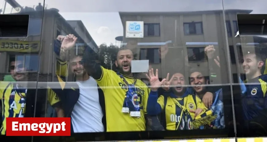 1900 Fenerbahçe Fans Gather in Dolmabahçe for Derby Match!
