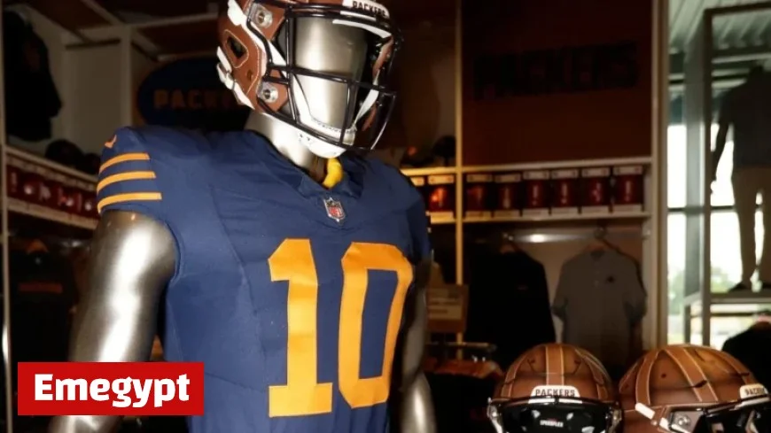 Packers Wear Throwback Uniforms Against Panthers in Week 9 Showdown