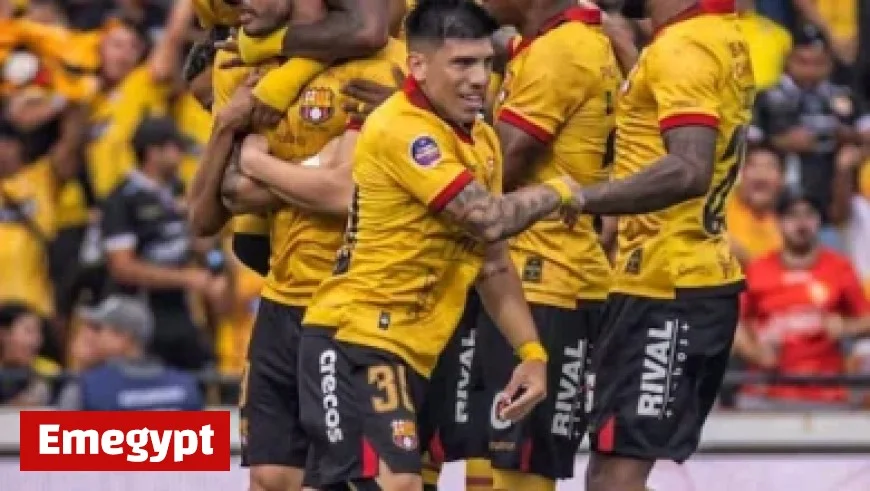 Jacksonville Officer Shot; Police Hunt for Suspect