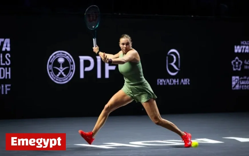 Anisimova Defeats Keys in Thrilling Three-Set Match to Challenge Swiatek for WTA Finals Semifinal Berth