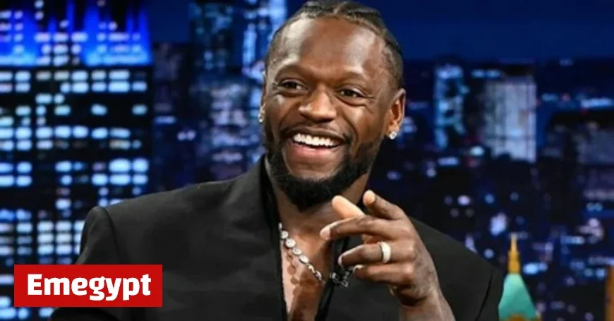 Julius Randle Gifts Jimmy Fallon a Timberwolves Jersey