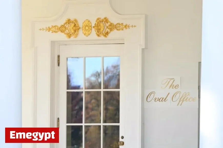 Trump Installs ‘The Oval Office’ Sign Outside Iconic Room