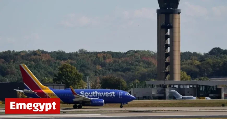 US Flight Cancellations Surge as Regulator Mandates Air Traffic Reductions