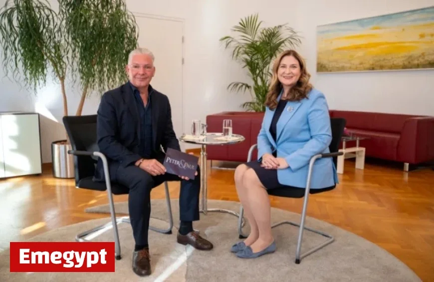 Engaging Video Interview: In-Depth Business Talk with Barbara Novak