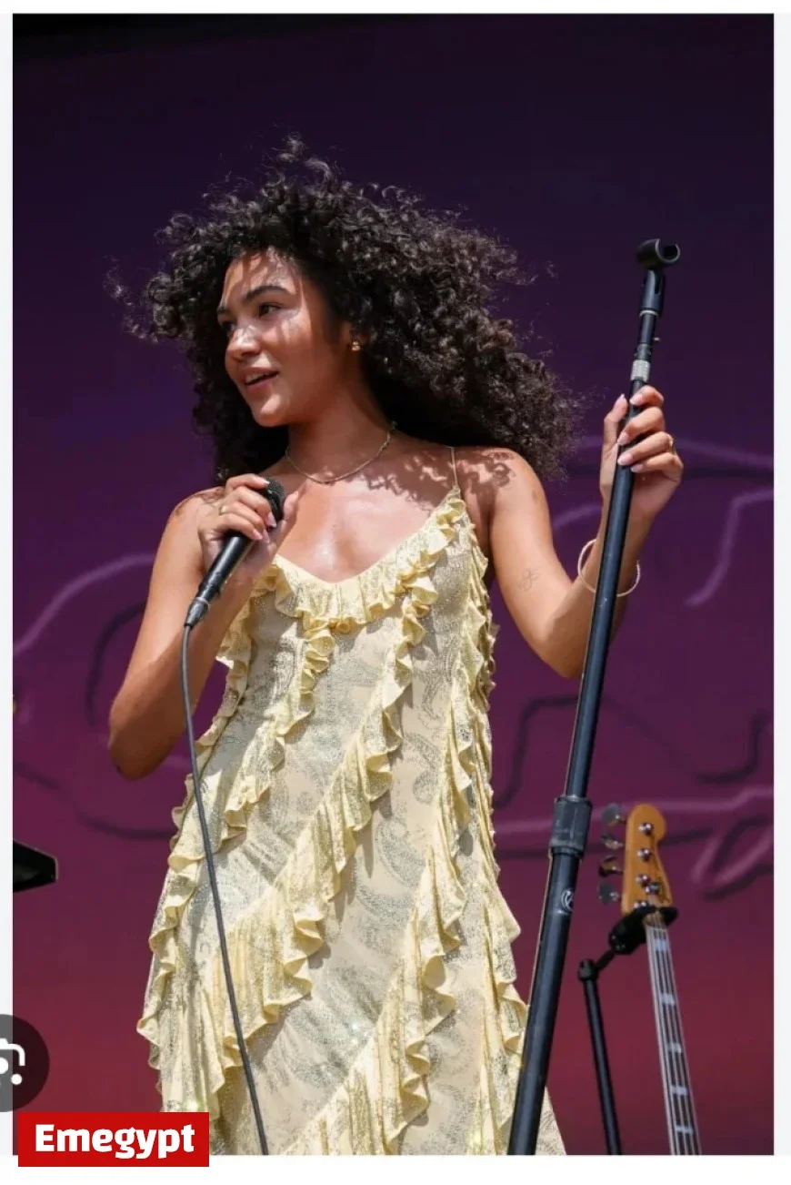 Discover the Quiet Power Behind Olivia Dean’s Steady Rise to Success