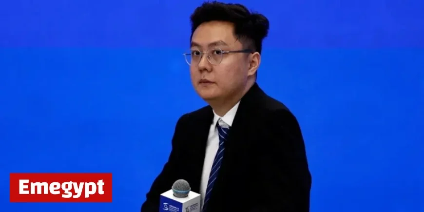 DeepSeek Researcher Predicts AI Could Erase Jobs by 2033 Urges Tech Giants to Protect Humanity