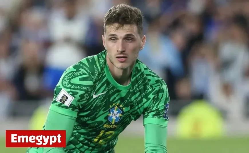 Bento Raises Concerns Among Brazilian Fans with Risky Moves Outside the Area