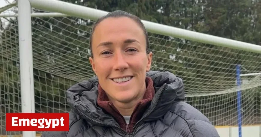 Lucy Bronze Explores the Brief Careers of Athletes and Her Journey to Becoming an Accountant