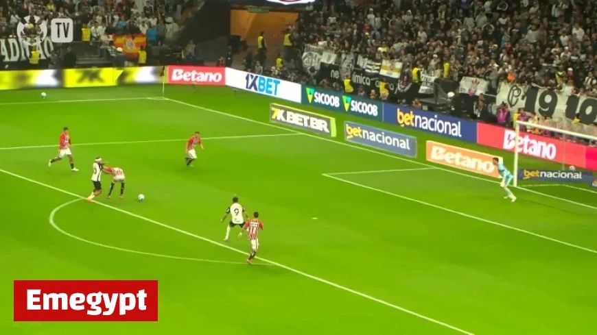 Watch as Memphis Scores a Spectacular Goal Against São Paulo with a Nutmeg