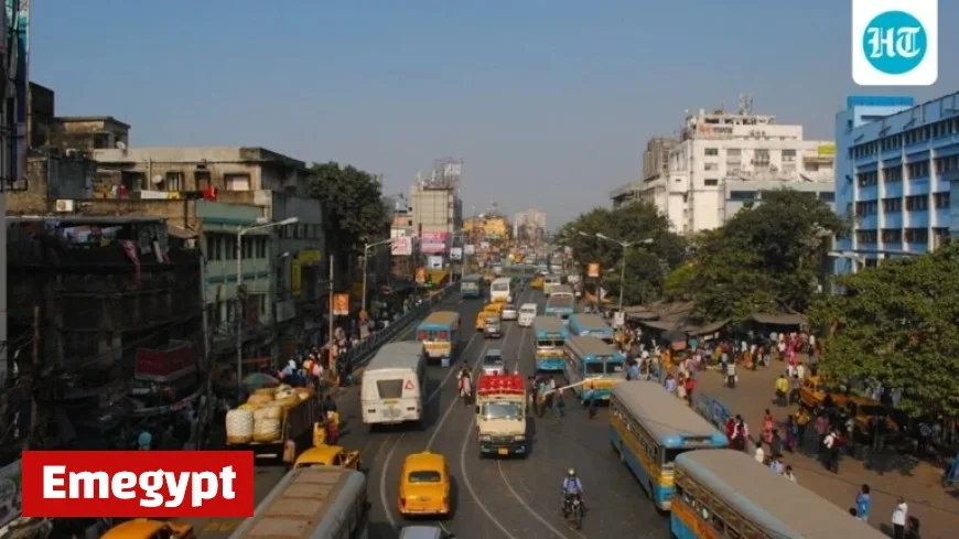 Kolkata in Chaos as Strong Earthquake Tremors Force Residents into the Streets India News