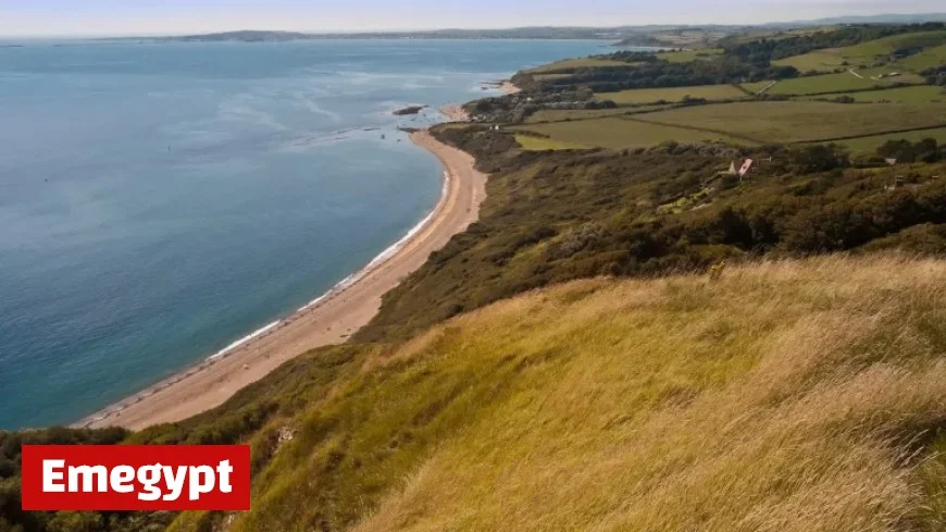 Community rallies against new luxury lodge proposal challenging design standards