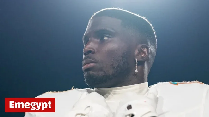 Mike McDaniel’s Offense Spurs Potential Tyreek Hill Departure