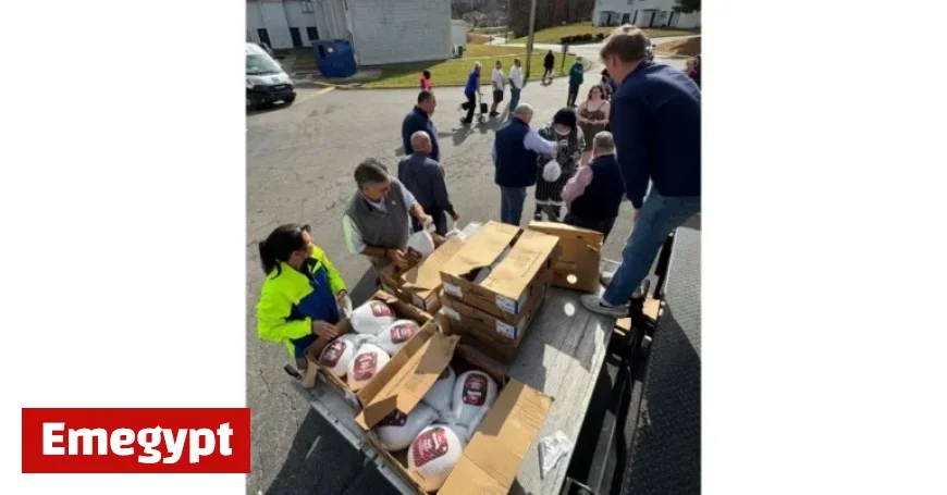 Republic Services Distributes 1,000 Holiday Turkeys in Tennessee