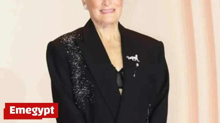 Glenn Close’s Unique Contract Clause Turns Wardrobe into Extraordinary Fashion Collection