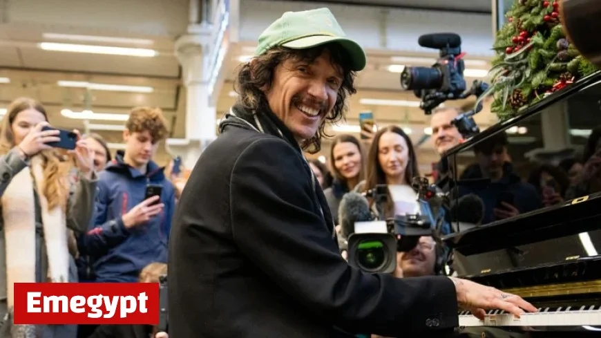 The Darkness Thrills Commuters with Surprise Live Show at London St Pancras Station
