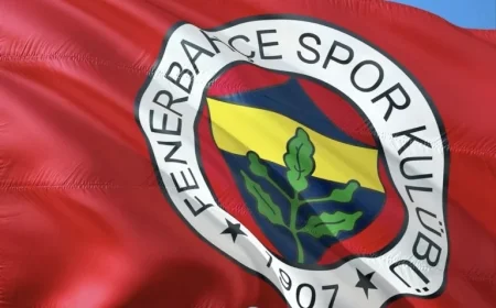 Fenerbahçe Faces Crucial Starting XI Choices Ahead of Derby