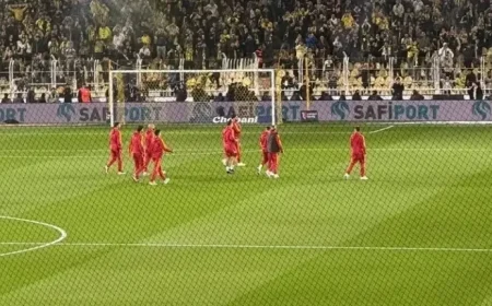 Stunning Scene in Kadıköy: Galatasaray Players Express Surprise