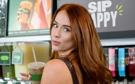 Whitney Leavitt Stars as Roxie Hart in ‘Chicago’ Post ‘DWTS’ Exit