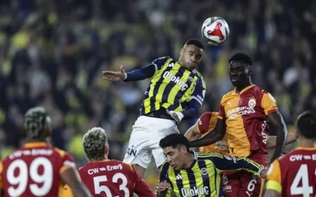 Galatasaray and Fenerbahçe Clash in Intense 1-1 Derby Draw