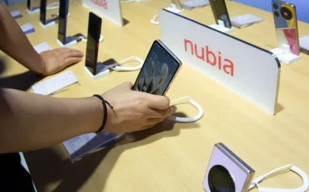 Chinese-Speaking Phone Launches, Mirroring ‘Her’ Movie Technology